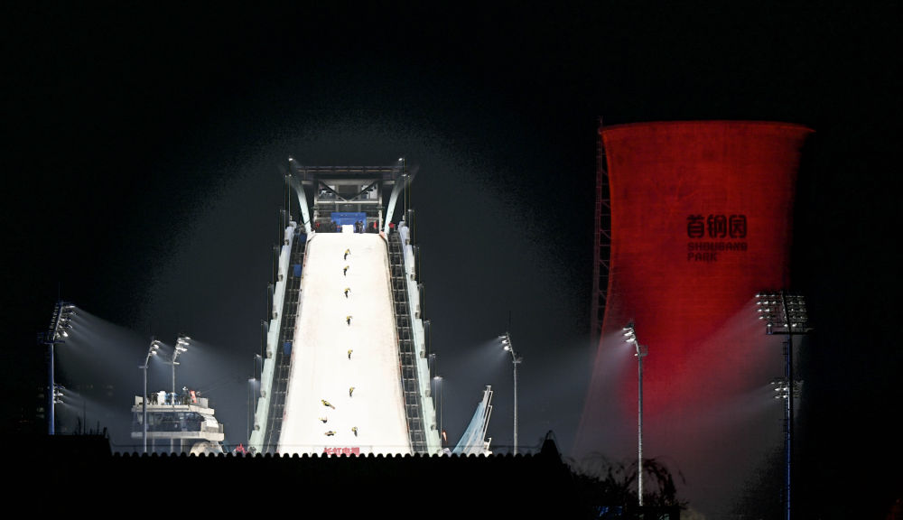 飞扬2025｜这片冰雪，燃动着中国体育的荣耀与热度