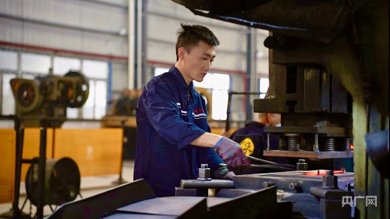 【你好,小镇】重庆龙水:五金交响