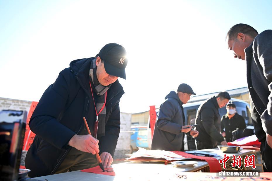 甘肃榆中山洪受灾民众全部搬进新居