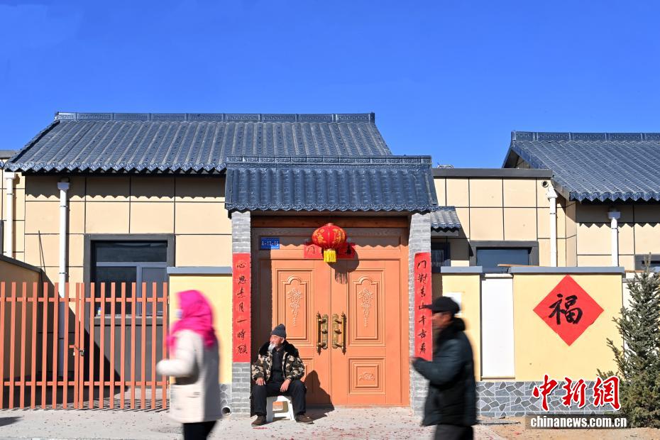 甘肃榆中山洪受灾民众全部搬进新居