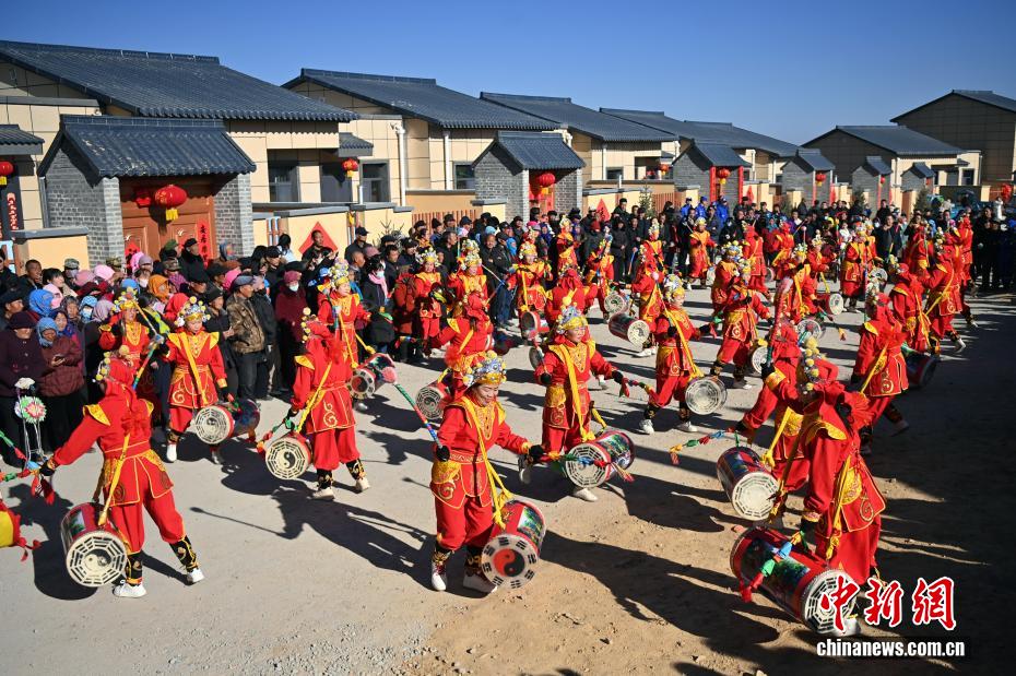 甘肃榆中山洪受灾民众全部搬进新居