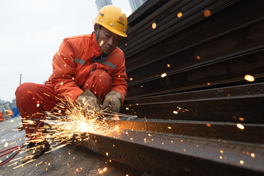 新年开新局|追光而行 新年开新局|追光而行