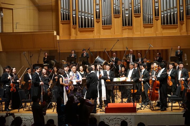 穿越时空，聆听歌声中的新西藏