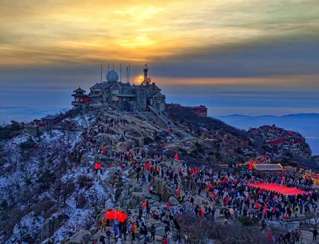 好评中国|文旅火热照见一个坚韧向前的中国