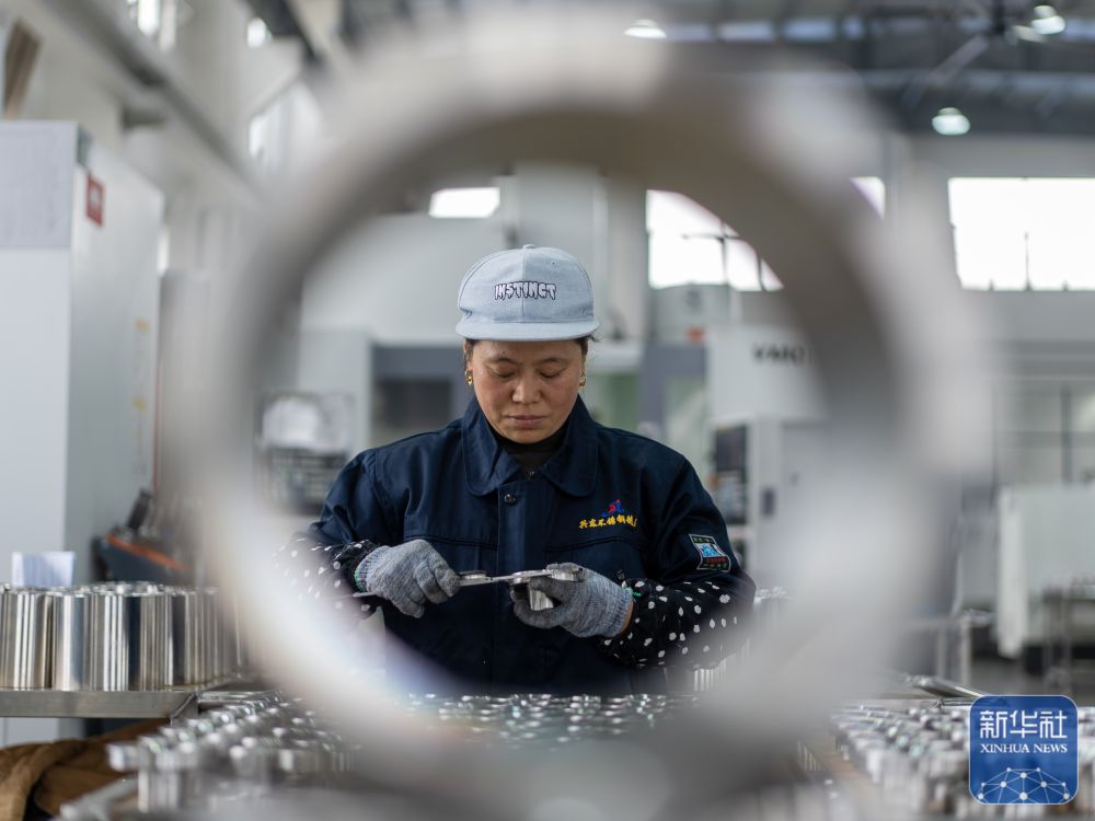 赶制订单忙生产 力争新年“开门红”