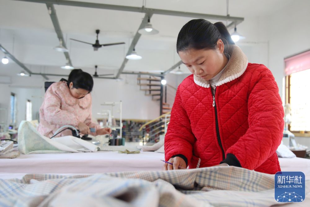 赶制订单忙生产 力争新年“开门红”