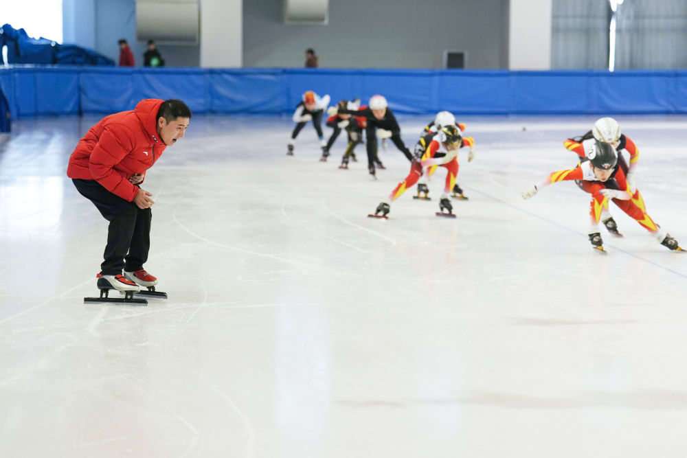 镜观·回响｜让冰天雪地成为金山银山