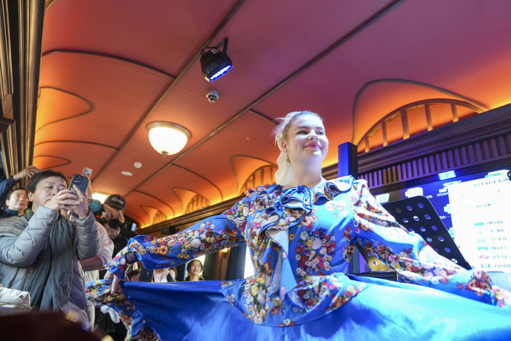 镜观·回响｜让冰天雪地成为金山银山