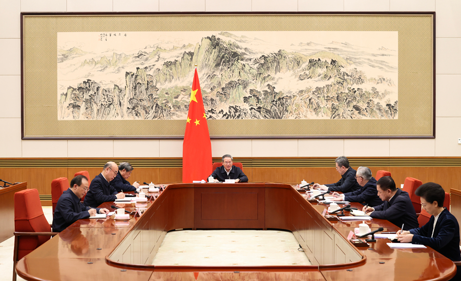 李强主持召开国务院党组会议 学习贯彻习近平总书记在二十届中央纪委五次全会上的重要讲话和全会精神 丁薛祥出席