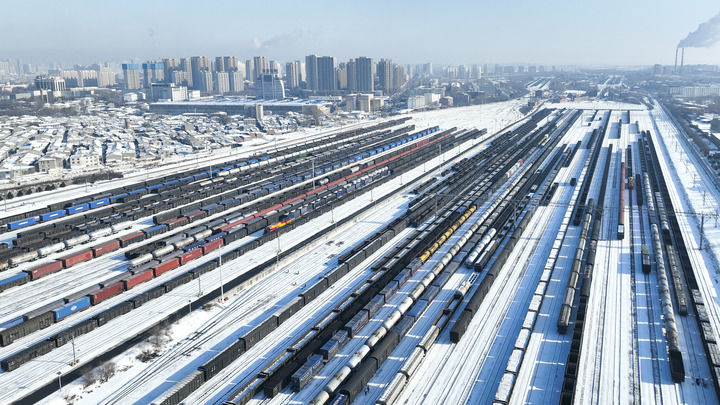 保持战略定力 把握发展主动——各地推动高质量发展观察