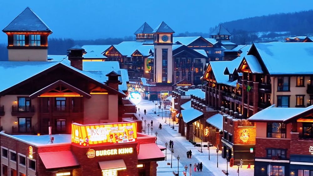 新华视点|一城一特色焕新文旅 夜经济激活消费新引擎 新华视点|一城一特色焕新文旅 夜经济激活消费新引擎