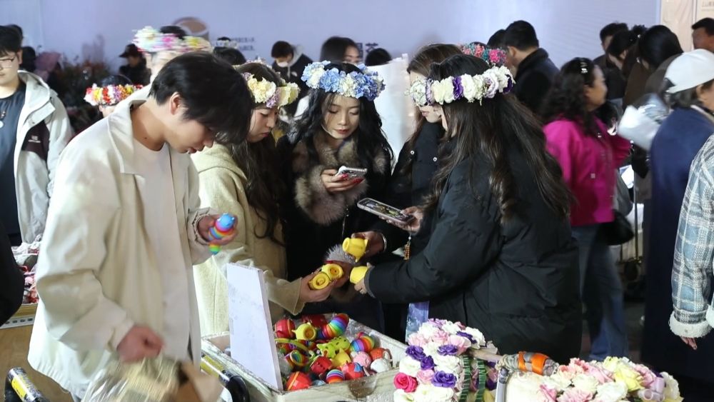 新华视点|一城一特色焕新文旅 夜经济激活消费新引擎 新华视点|一城一特色焕新文旅 夜经济激活消费新引擎