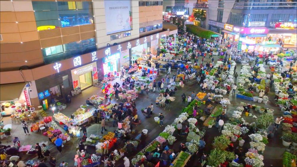 新华视点|一城一特色焕新文旅 夜经济激活消费新引擎 新华视点|一城一特色焕新文旅 夜经济激活消费新引擎