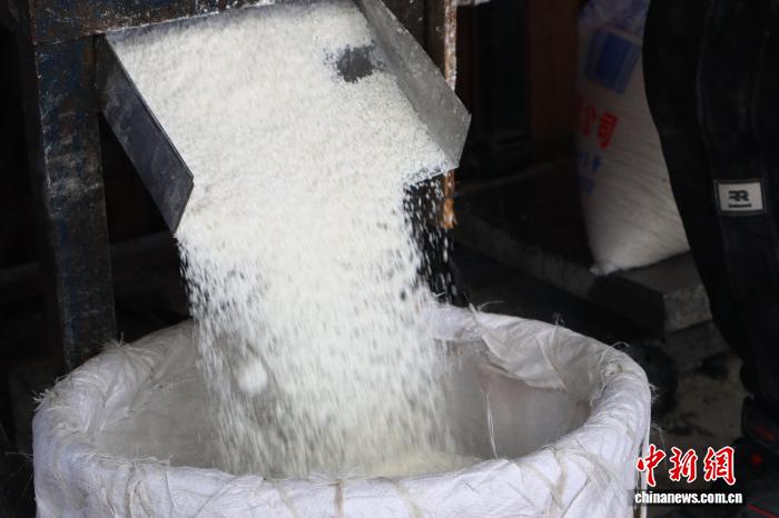 鱼米之乡打糕忙 浙江嘉兴“糕”奏新春序曲