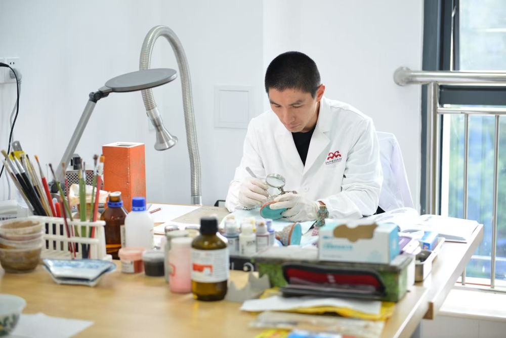 文旅新探·博物馆之约|让文物修复的“慢时光”被看见 文旅新探·博物馆之约|让文物修复的“慢时光”被看见