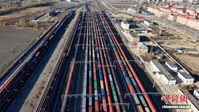 新疆外贸何以实现“四连跳”？