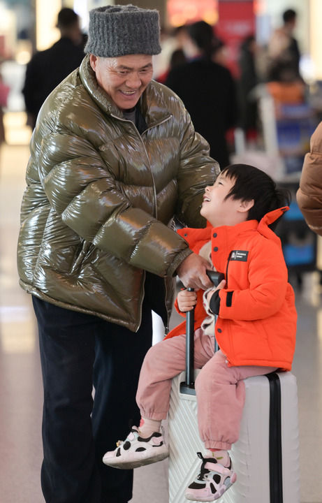 2026春运，山河行走间铺展团圆画卷