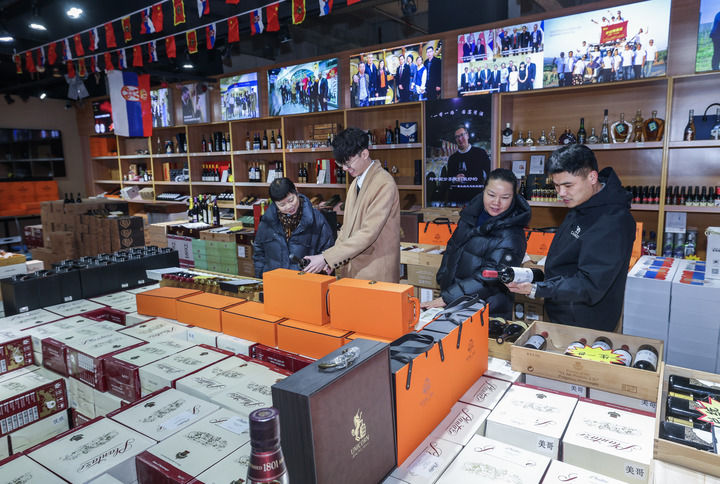 新春市集上新，“洋年货”和“土特产”一站买齐