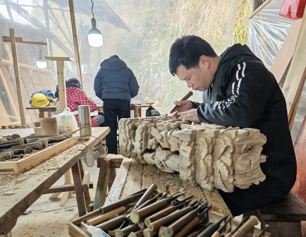 新春走基层|婺源“刀客”的春天：慢雕时光，顺时而兴