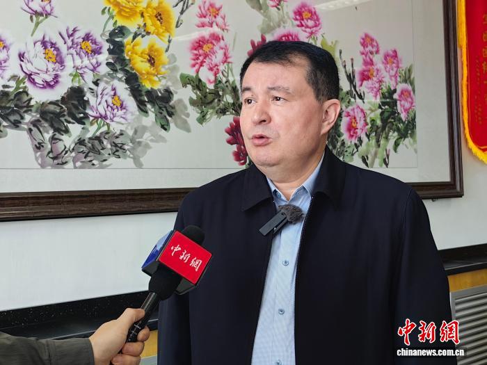 地力下提·帕尔哈提：让新疆木卡姆艺术“飞入寻常百姓家”