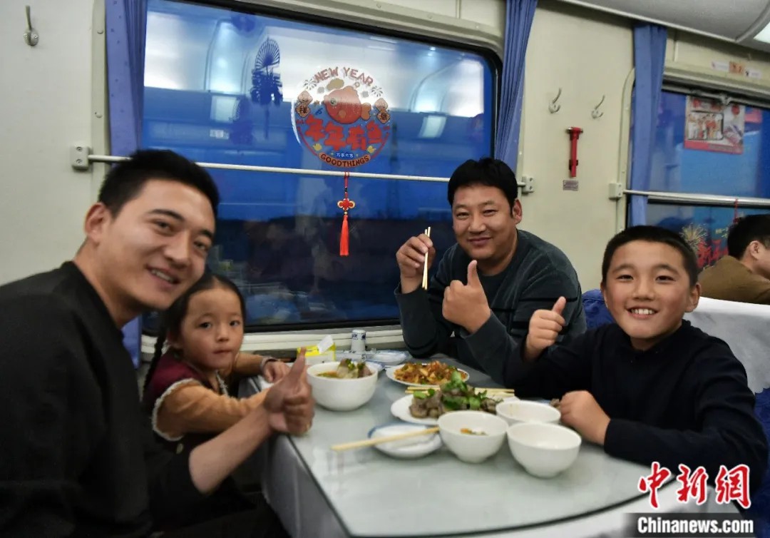 东西问丨安德明：传统味与国际范，春节如何在循环中更新？