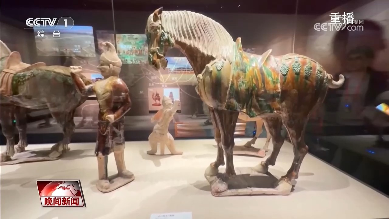 【热气腾腾中国年·马年说马】马年文创跨界破圈 催生火热消费新图景