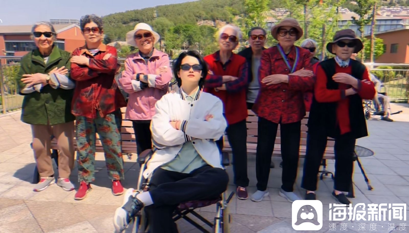 新春走基层丨“00后”带百位老人勇闯短视频,把养老院过成“连续剧”