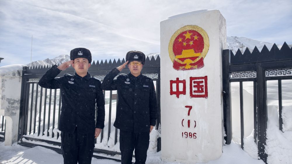 新春走基层|从塔克拉玛干到红其拉甫,28岁小伙为国门送上“年味” 新春走基层|从塔克拉玛干到红其拉甫,28岁小伙为国门送上“年味”