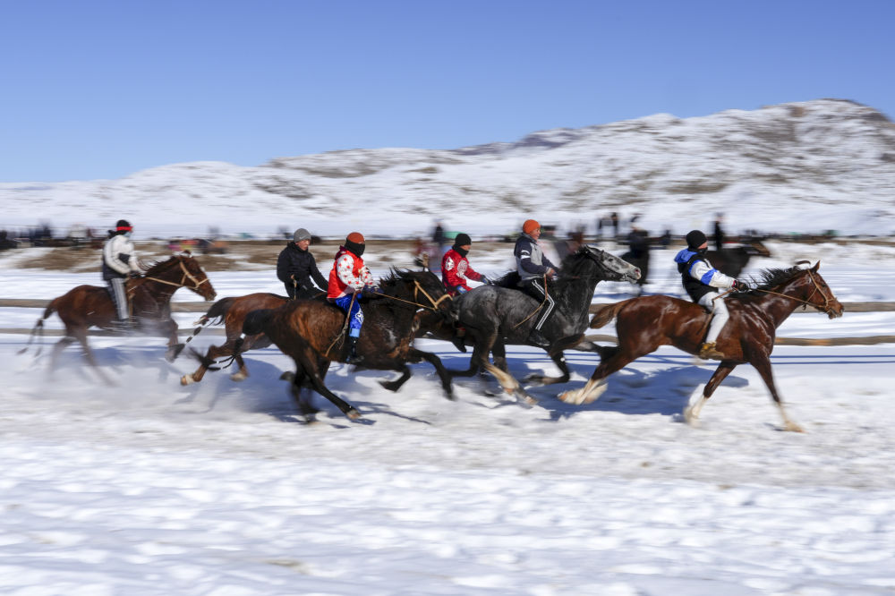 天山南北共赴新春
