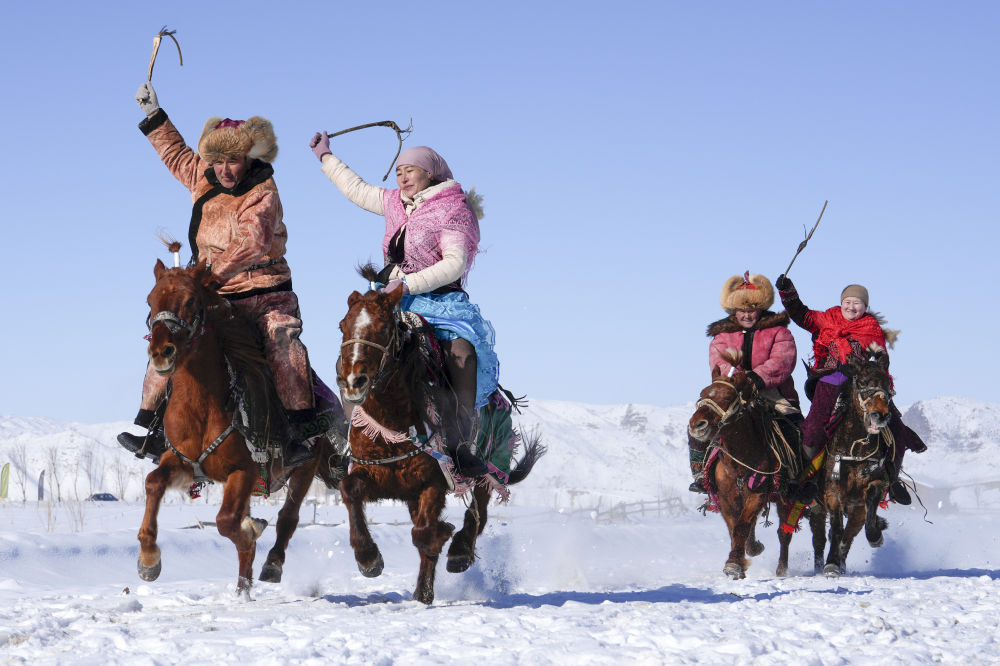 天山南北共赴新春 天山南北共赴新春