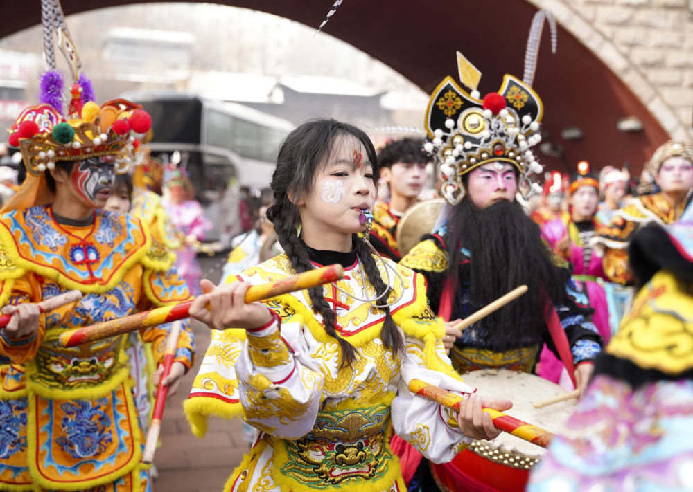 天山南北共赴新春 天山南北共赴新春