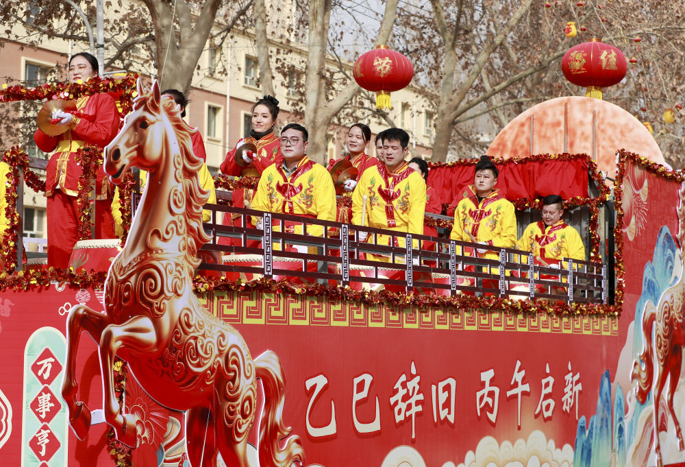 天山南北共赴新春 天山南北共赴新春