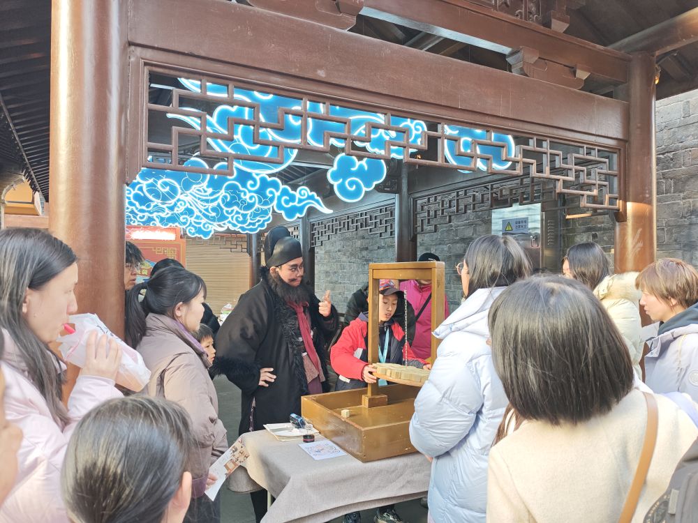 新春走基层｜“张飞”和他的朋友们，让这条古巷“活”了起来！