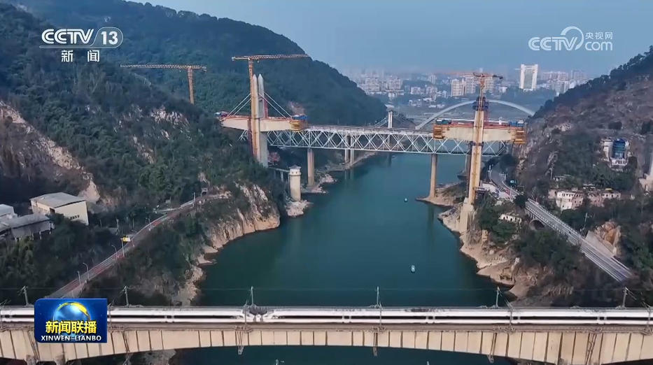 【新思想引领新征程】跃马扬鞭开新局 实干奋斗向未来