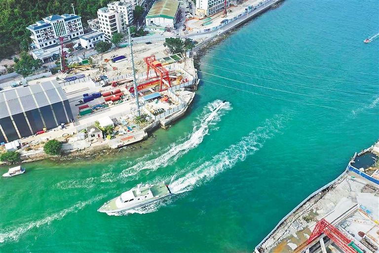 新春走基层|全球首创!他们在海底“穿针引线”