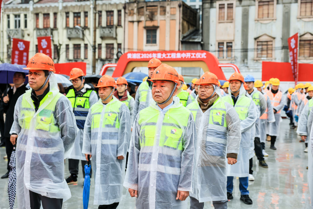 策马扬鞭再出发——春节后开工首日一线观察
