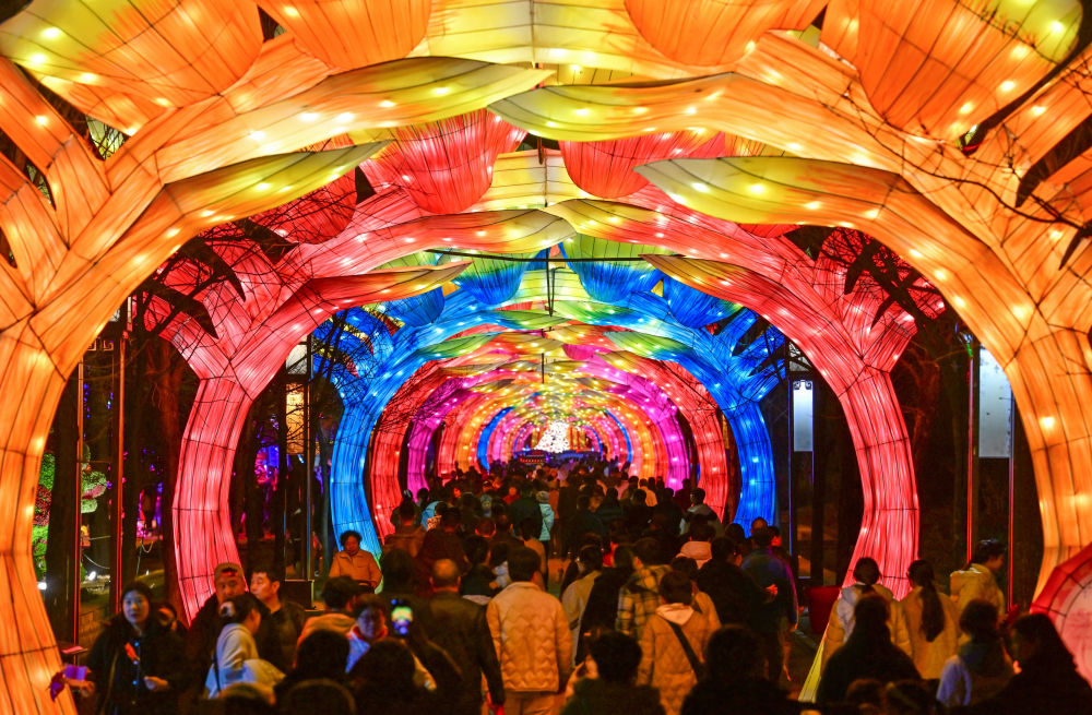 策“马”出游！最长春节假期5.96亿人次创新高