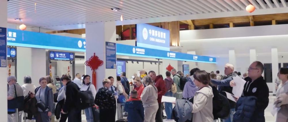 旅游市场热度高 入境消费潜力大——2026春节假期消费市场新观察 旅游市场热度高 入境消费潜力大——2026春节假期消费市场新观察