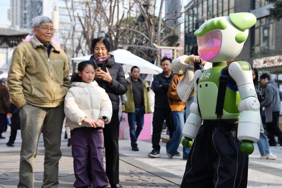 热气腾腾的中国年｜成都很“甜”：一“村糖”，粘万象