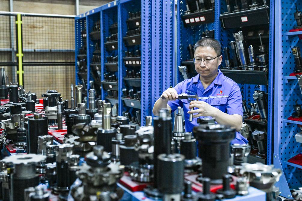 代表委员在身边丨爱拼会赢 着力稳就业促增收