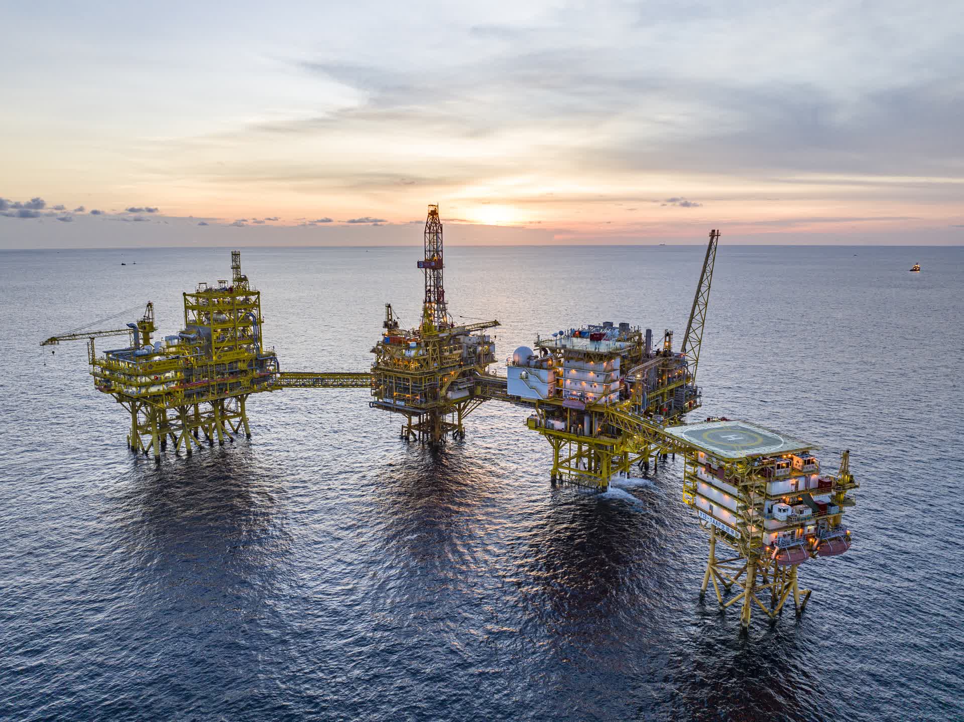 这口气,我们争了30年 ——写在我国首个对外合作气田崖城13-1投产30周年之际