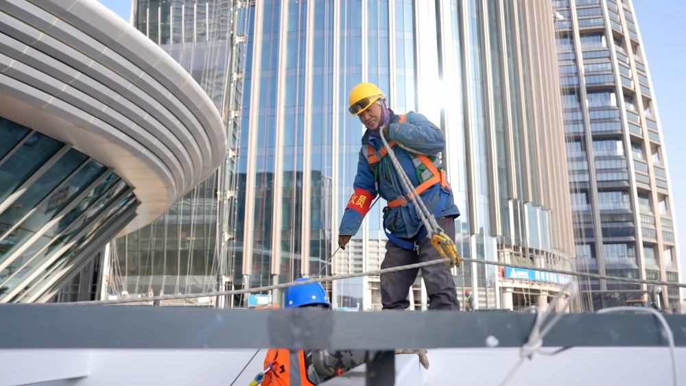 新华视点|春潮涌动启新程 高质量发展提质提速 新华视点|春潮涌动启新程 高质量发展提质提速