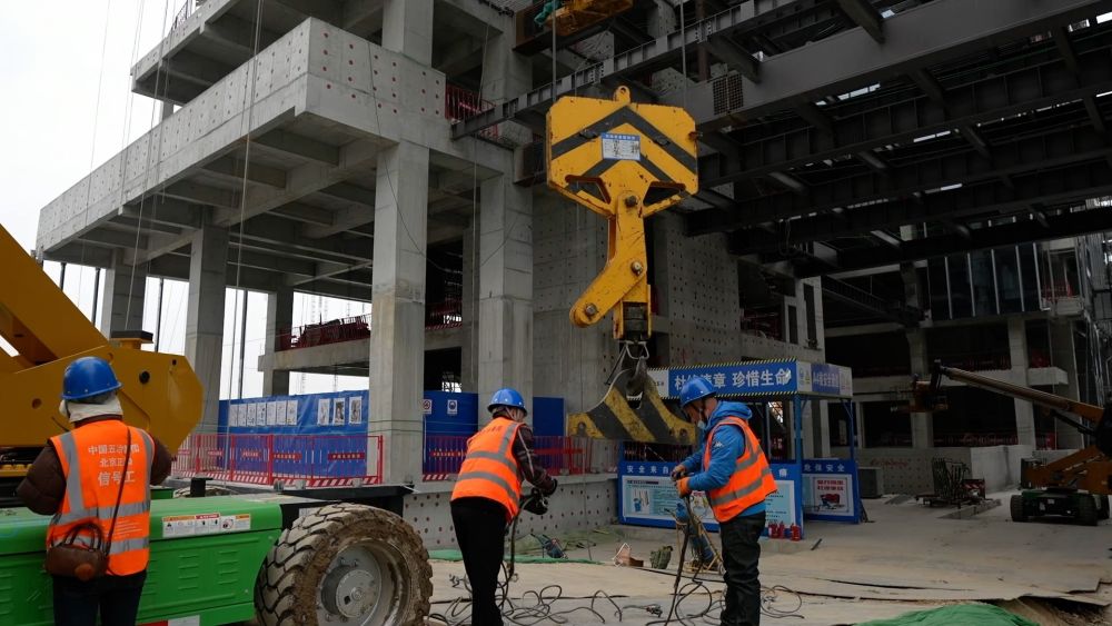 新华视点|春潮涌动启新程 高质量发展提质提速 新华视点|春潮涌动启新程 高质量发展提质提速