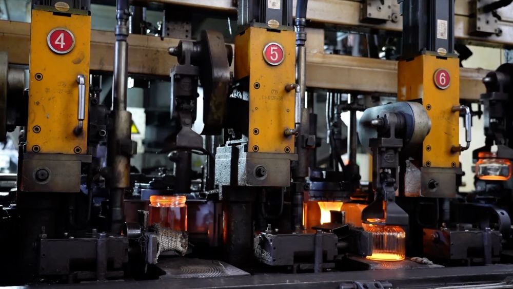 新华视点|春潮涌动启新程 高质量发展提质提速 新华视点|春潮涌动启新程 高质量发展提质提速