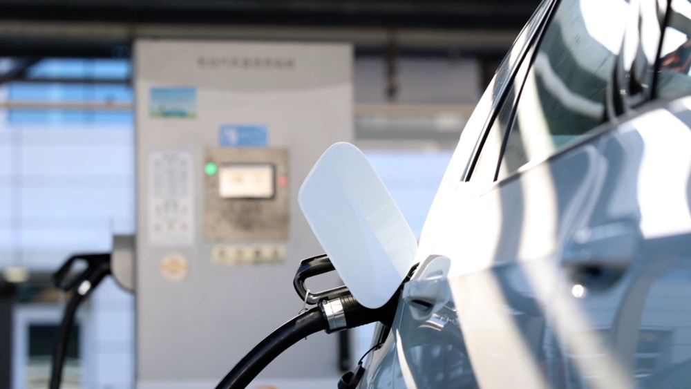 新华视点|春潮涌动启新程 高质量发展提质提速 新华视点|春潮涌动启新程 高质量发展提质提速