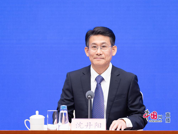 《政府工作报告》起草组：从 “不敢花” 到 “愿意花” 消费提振打出组合拳