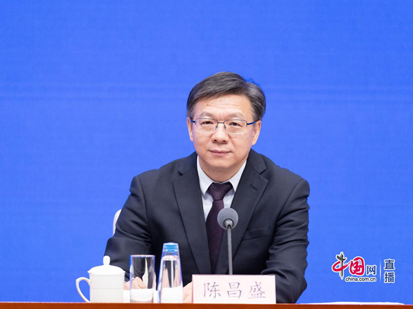 《政府工作报告》起草组：稳就业放在首位！今年将从三方面精准发力