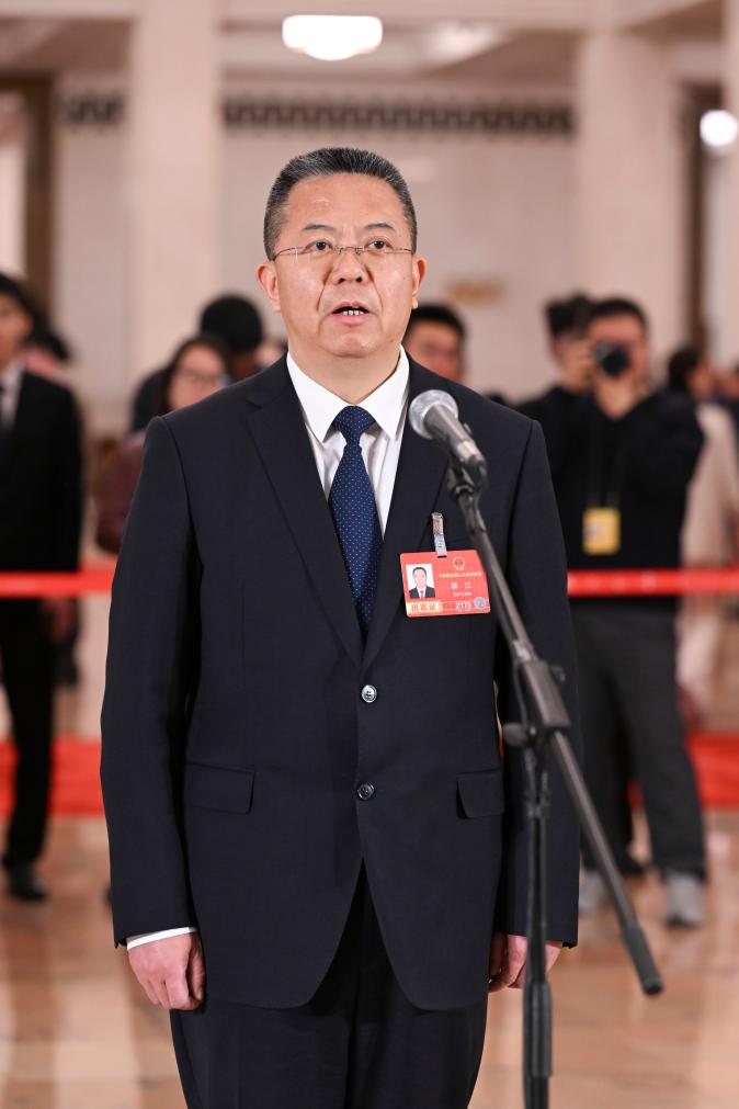 两会丨十四届全国人大四次会议第二场“代表通道”集中采访活动举行