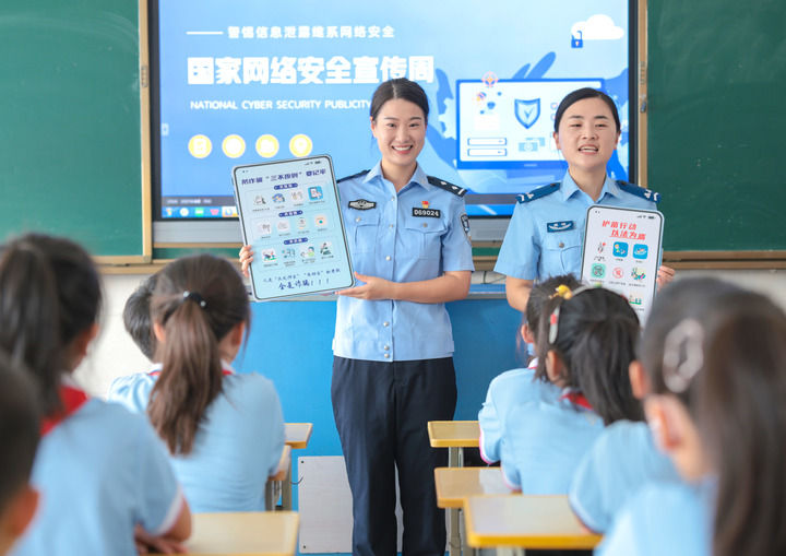 从全国两会看法治中国建设重大成就与崭新实践 从全国两会看法治中国建设重大成就与崭新实践