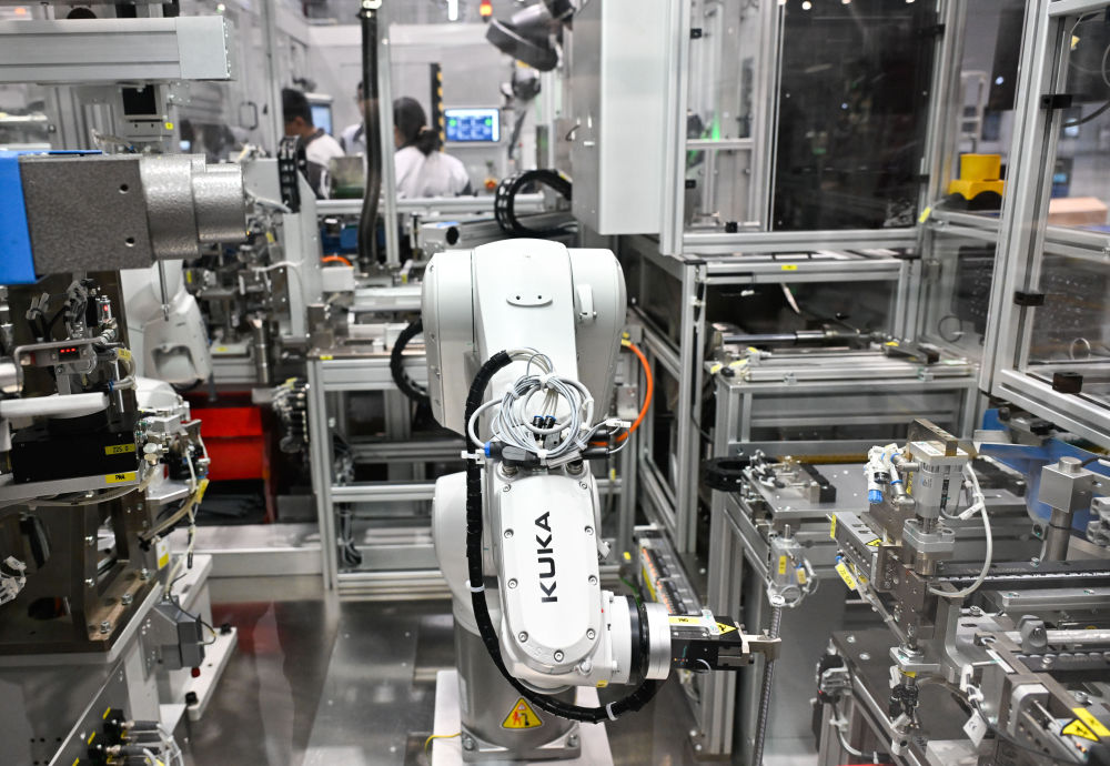 两会热词在基层｜活力中国：向“新”而行 以“质”致远